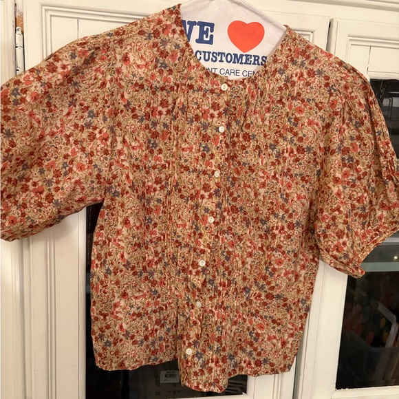 DOEN Narcissa Top in Pink Floral Valley - Picture 5 of 13